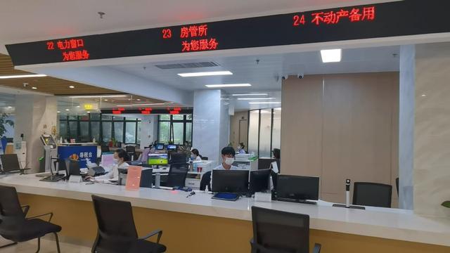 高質(zhì)量發(fā)展調(diào)研行丨青口汽車工業(yè)園區(qū)政務(wù)服務(wù)大廳：辦事不出園，服務(wù)零距離