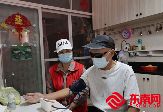 連江為老人購買居家養老服務.jpg