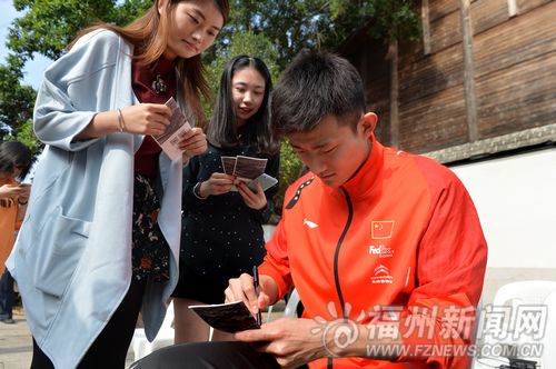 中國羽毛球公開賽今在榕開拍　林丹諶龍明日上陣