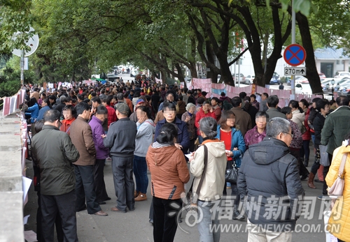 歲末于山公園相親會火爆　現場交流中父母唱主角