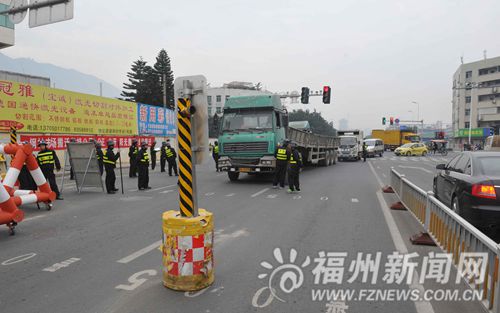 福興開發(fā)區(qū)鋼材市場昨起搬遷 4路口實(shí)行交通管制