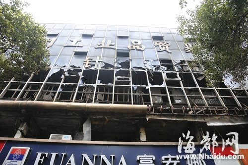 福州得貴路一棟五層大樓凌晨失火　幸無人員傷亡