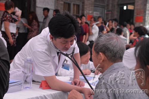 閩侯老人經醫聯體轉診治愈腸梗阻 報銷約8成費用
