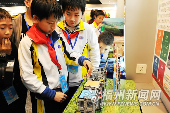福州市青少年機器人競賽鳴鑼開賽　創意奪人眼球