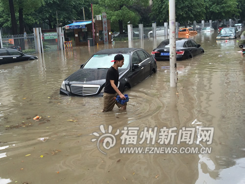 福州天氣昨日大變臉　上午烈日烘烤下午暴雨冰雹