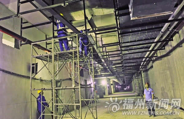 地鐵1號線正線鋪軌公里數過半 年底實現南段通車