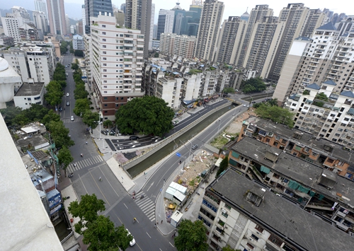 西側道路圍擋昨日已拆除