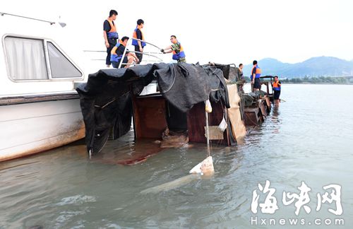 龍祥島水域非法采砂者將船弄沉 坐小船逃跑