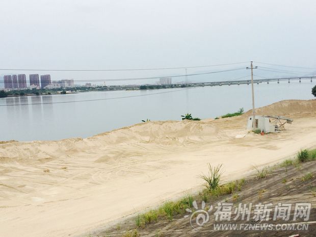 沙灘公園冒出非法沙場　相關部門清理8000立方米