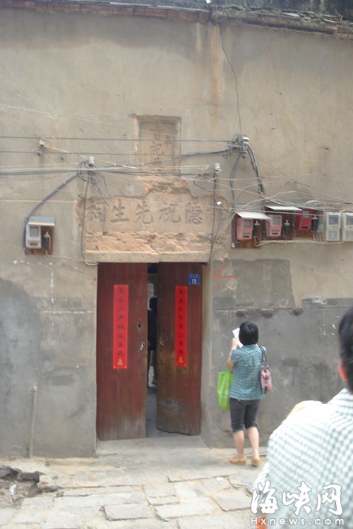空中俯瞰這片工地，城直街33號古宅位于工地東側（海都航拍）