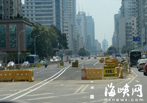 斗門站圍擋已拆除，路面施工正在收尾