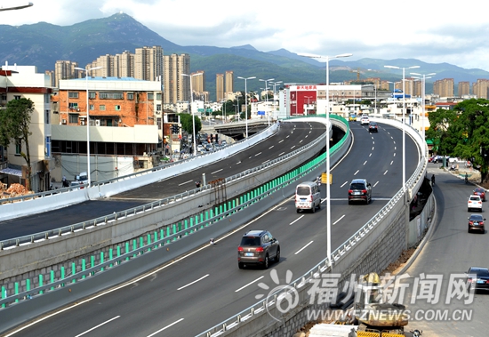 白湖亭立交北側主線橋通車　鼓山往南二環可省15分鐘