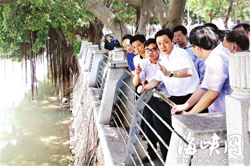 楊岳在福州晉安河畔調研防洪排澇工作