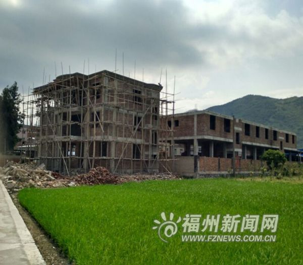 違建樓房侵占耕地　遭多次投訴仍施工被依法處理