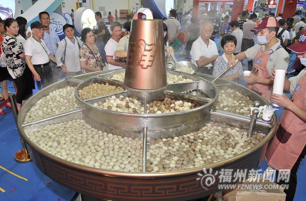 千人火鍋宴熱辣開席