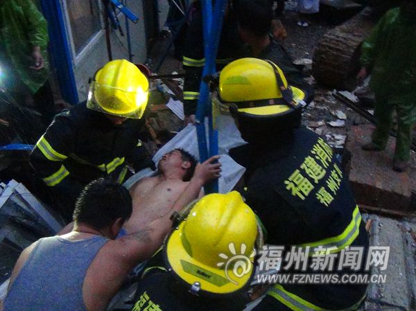 福清腳手架壓塌活動板房　兩名被埋工人成功獲救