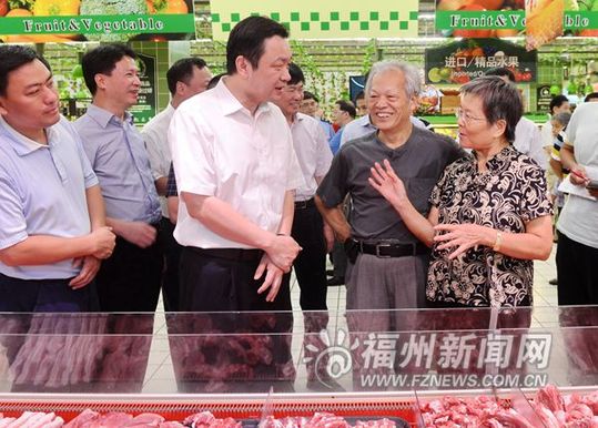 楊岳楊益民慰問國慶期間堅守一線干部職工