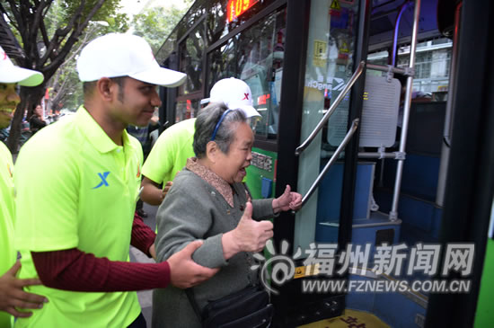 9位留學生當起志愿者 感受濃厚的青運會氛圍(圖)