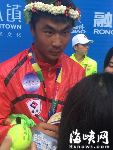 18歲非種子選手包攬青運三金：給自己過個成人禮