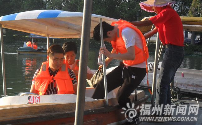 游船乘客落水福清哥跳水救人　當事碼頭停業整頓