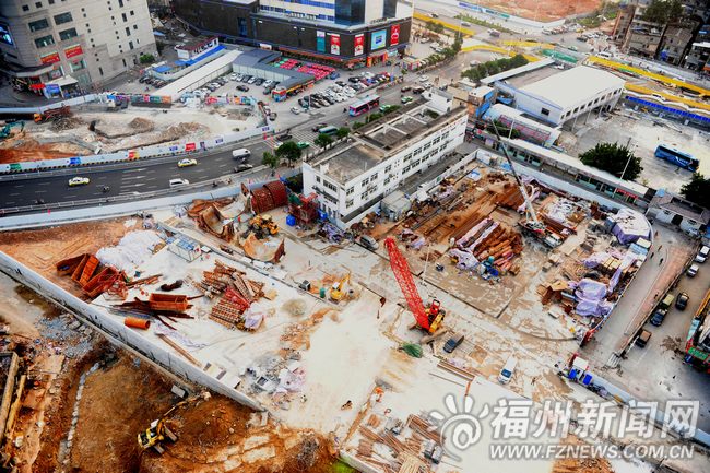 火車站南廣場改造 公交總站地下三層接通地鐵站