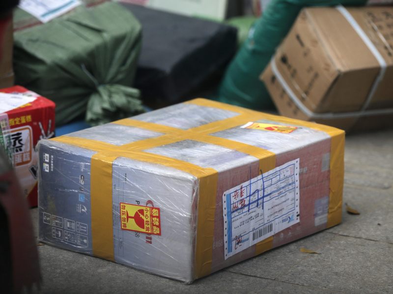 快遞暴力分揀一分鐘扔近十件 “易碎品”被拋摔