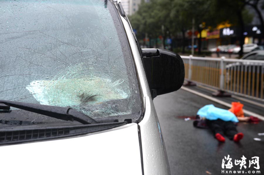 依姆橫穿馬路被撞身亡 離事發(fā)地50米就有斑馬線(xiàn)
