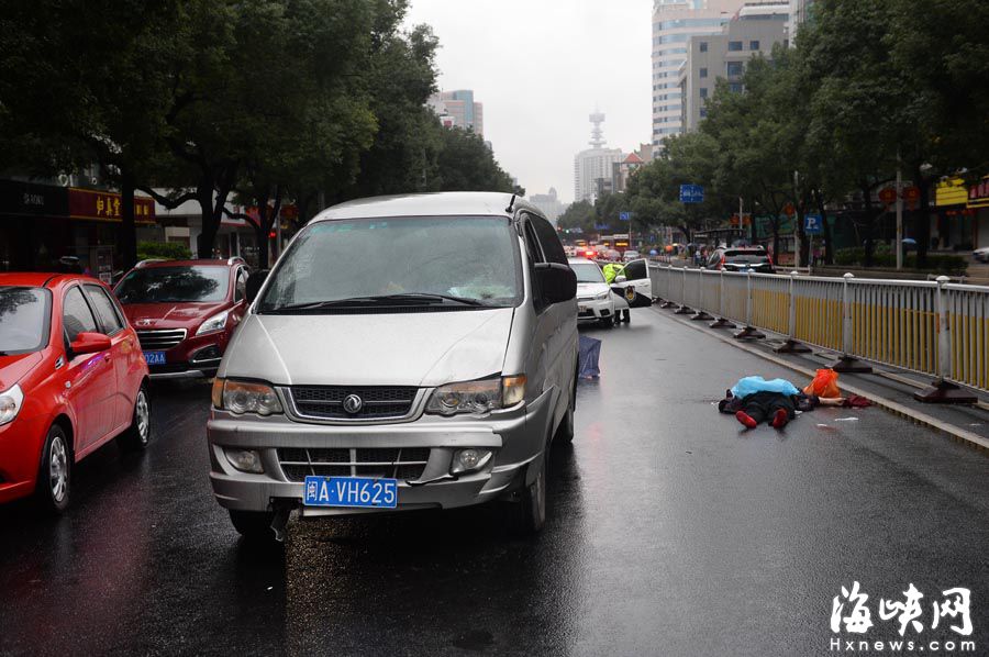 依姆橫穿馬路被撞身亡 離事發(fā)地50米就有斑馬線(xiàn)