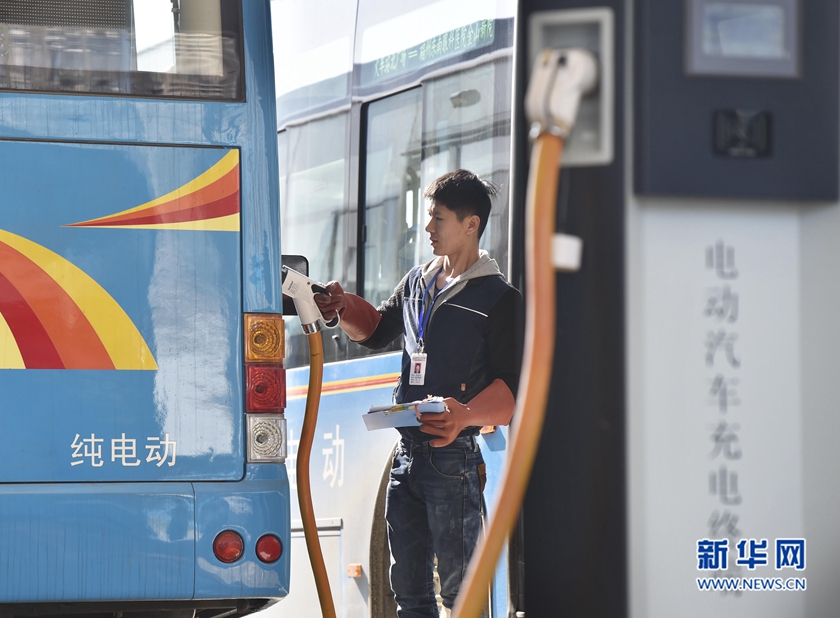 福州新一批純電動公交車陸續投放 助力綠色出行