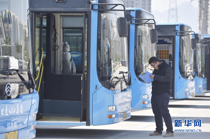 福州新一批純電動公交車陸續投放 助力綠色出行