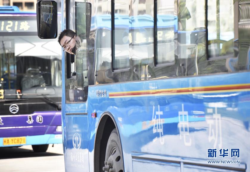 福州新一批純電動公交車陸續投放 助力綠色出行