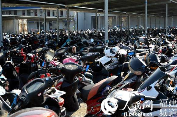 福州超標電動車開200元罰單 暫扣車輛已無處堆放