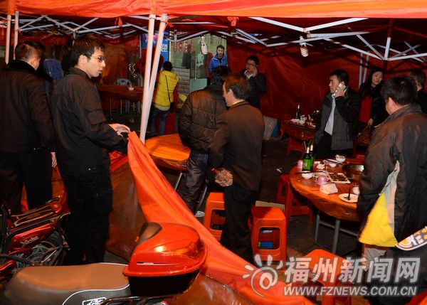 臺江集中整治占道大排檔 暫扣桌椅50多張帳篷4頂