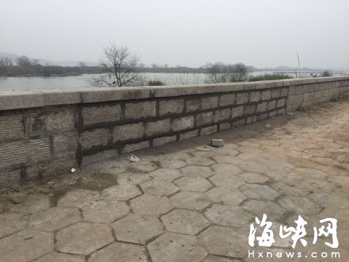 灣邊大橋防洪堤遭人為破壞　部門暫扣12輛渣土車
