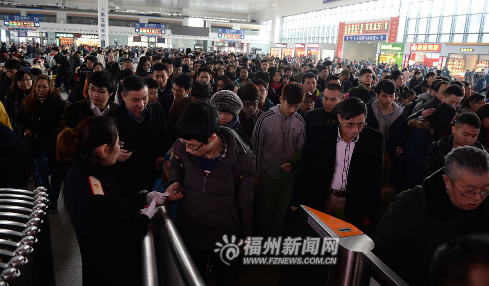 福州火車站推行候車室內(nèi)化獲贊 春運(yùn)旅客很溫暖