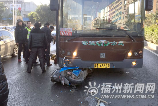 騎車滑倒公交車碾過1死1傷　電動車闖非機動車道
