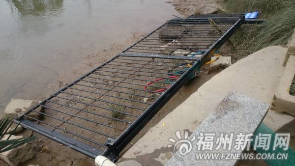 閩江公園華龍園冬泳基地系違建　老人推翻鐵柵欄