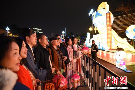 臺胞逛2016年福州市元宵燈會　體驗榕城風情(圖)