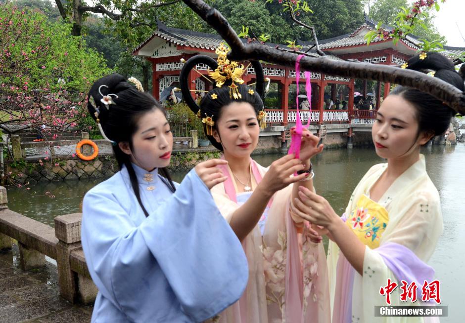 福州再現古老花朝祈福儀式 十二位少女為春祈福