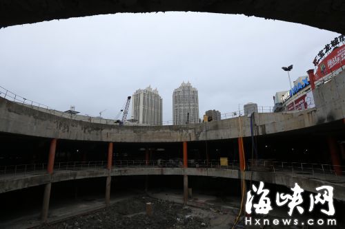 福州萬寶天橋下月拆除　市民由地下人行通道過街