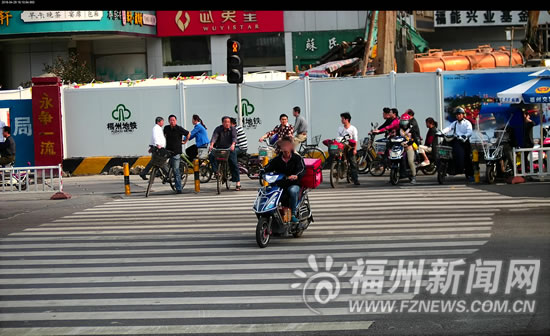 福州警方曝光150輛違反交規車輛　2人闖紅燈被拍