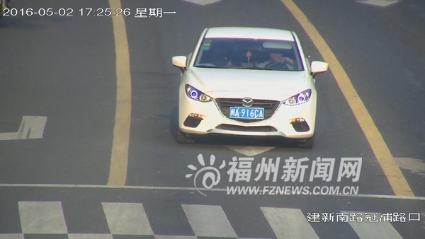 150輛車高峰期闖公交專用道 五車濫用遠光燈被罰