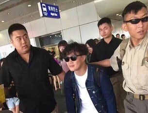 組圖：粉到深處自然黑！陳奕迅身高被拍一米三