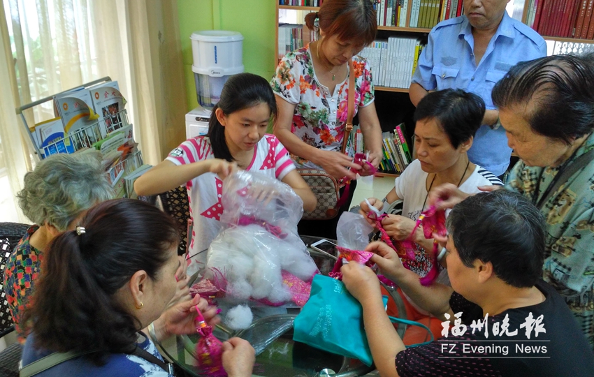 福州社區(qū)舉辦活動迎接端午節(jié) 南街DIY香袋贈鄰里