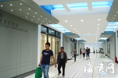 萬(wàn)象寶龍地下通道投入使用