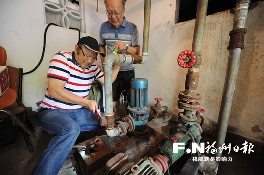 晉安“兩學(xué)一做”涌現(xiàn)新典范　老黨員牽頭小區(qū)自治