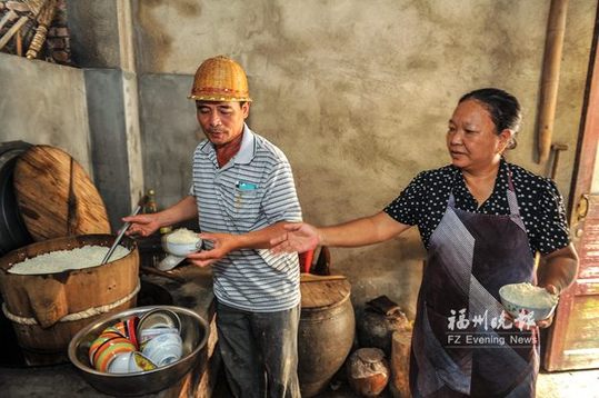 老黨員開家門日供60人用餐　讓鄉(xiāng)親吃飽重建家園