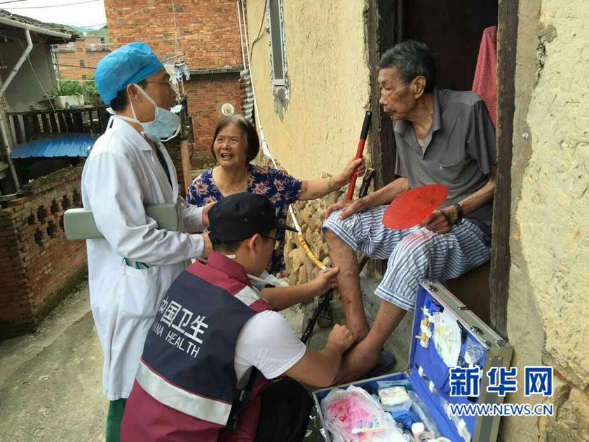 大批醫療救援隊趕赴臺風災區 建立醫療保障網絡