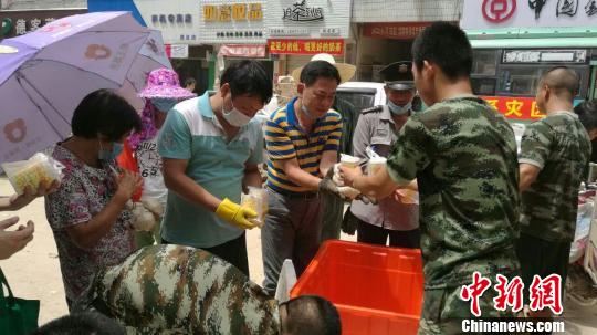 消防官兵持續奮戰助“尼伯特”災區閩清災后重建
