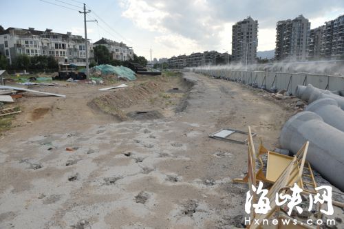 山北路拓寬已停工兩個(gè)多月了 